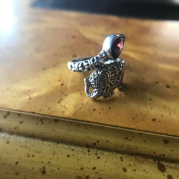 Natural Garnet Sterling Silver Elephant Ring Size 5.5 - Picture 3 of 8